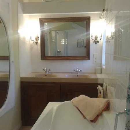 La Demeure Du Coeur De Lion Bed & Breakfast